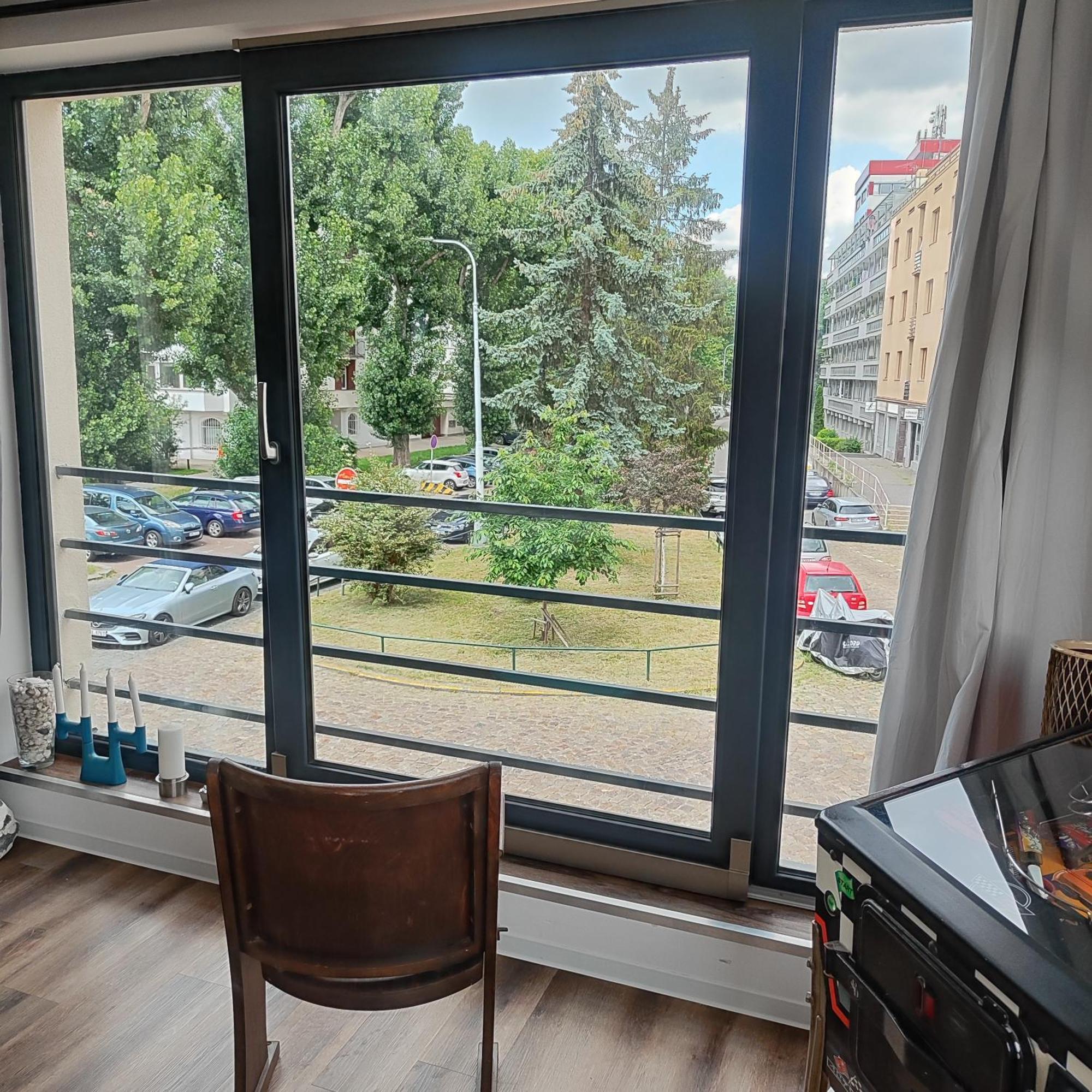 Apartment Big Windows Praha Bagian luar foto