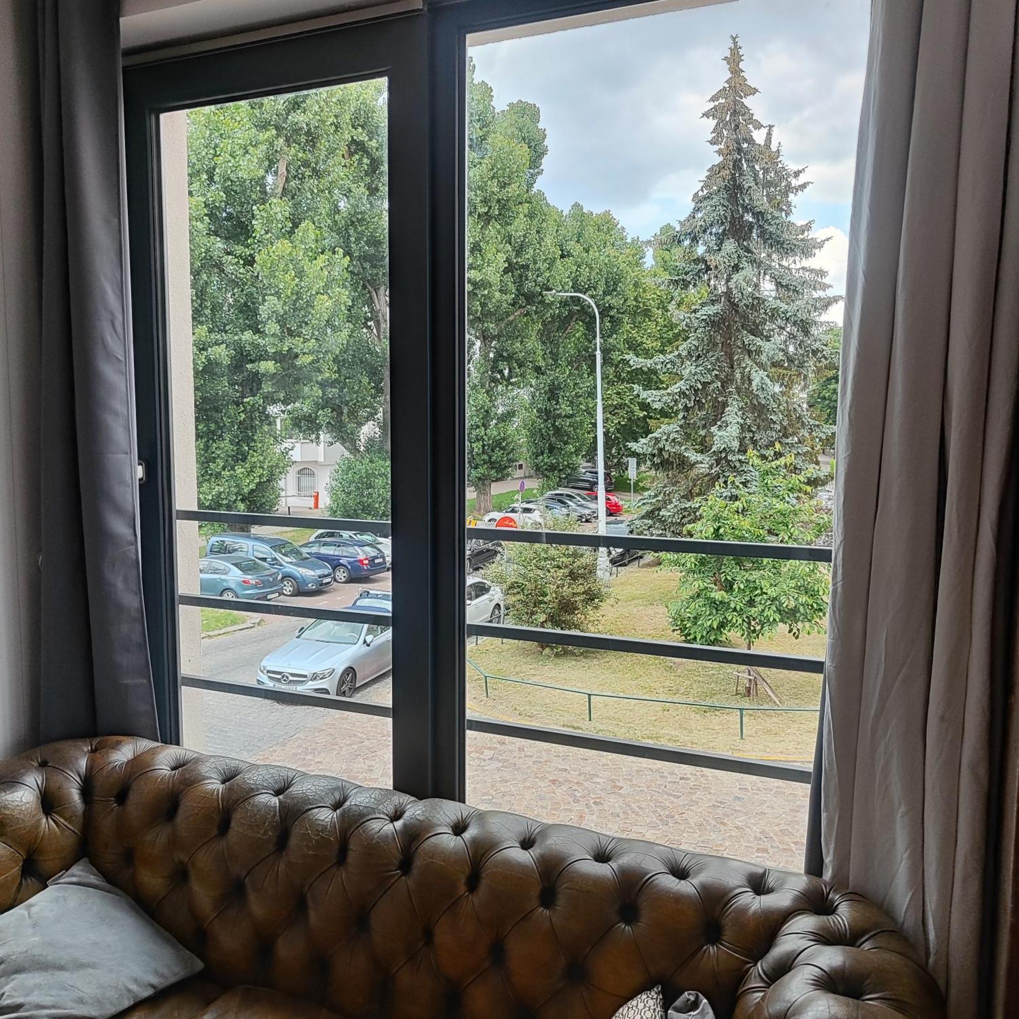 Apartment Big Windows Praha Bagian luar foto